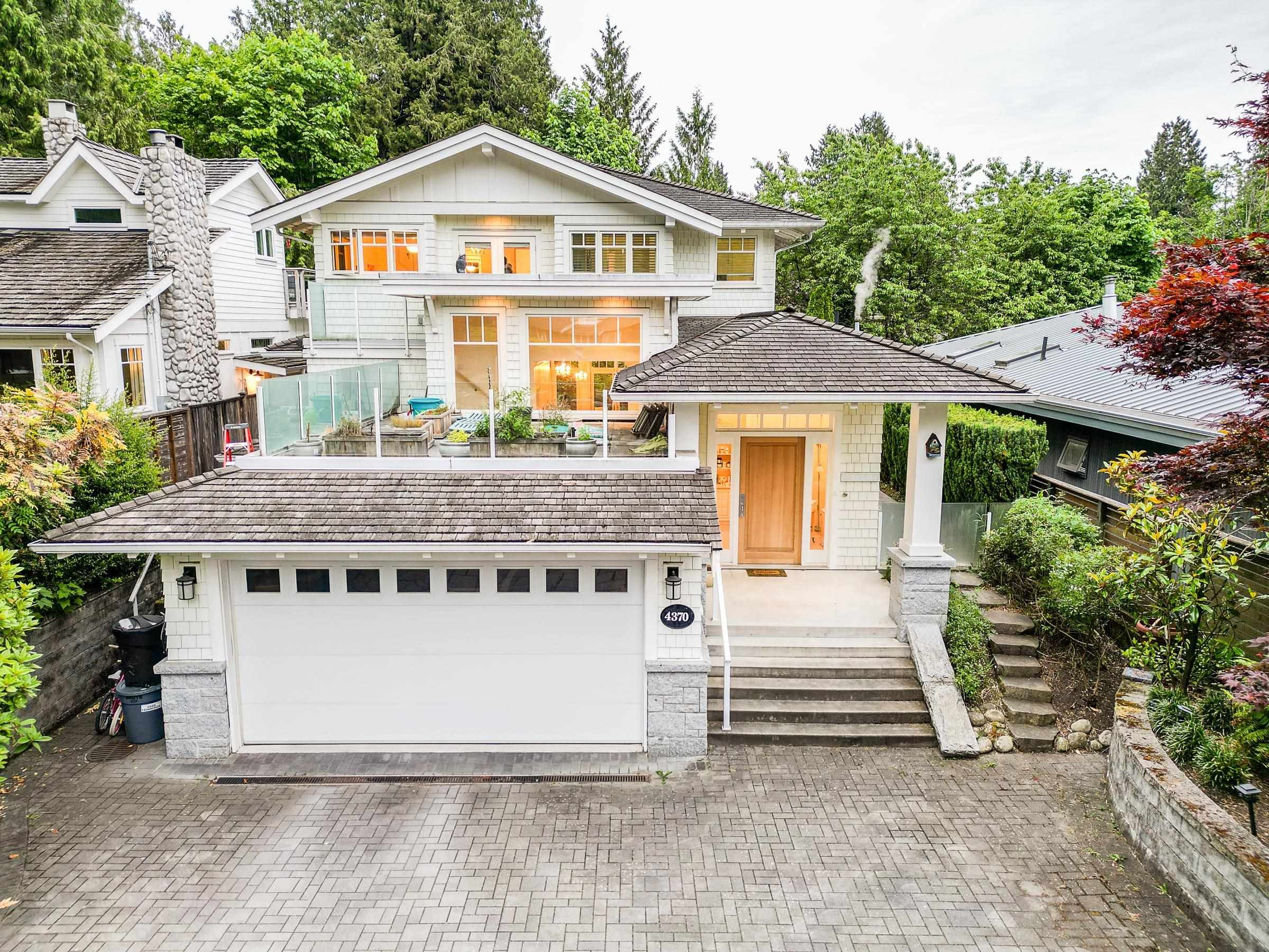 I have sold a property at 4370 STEARMAN AVENUE in West Vancouver
